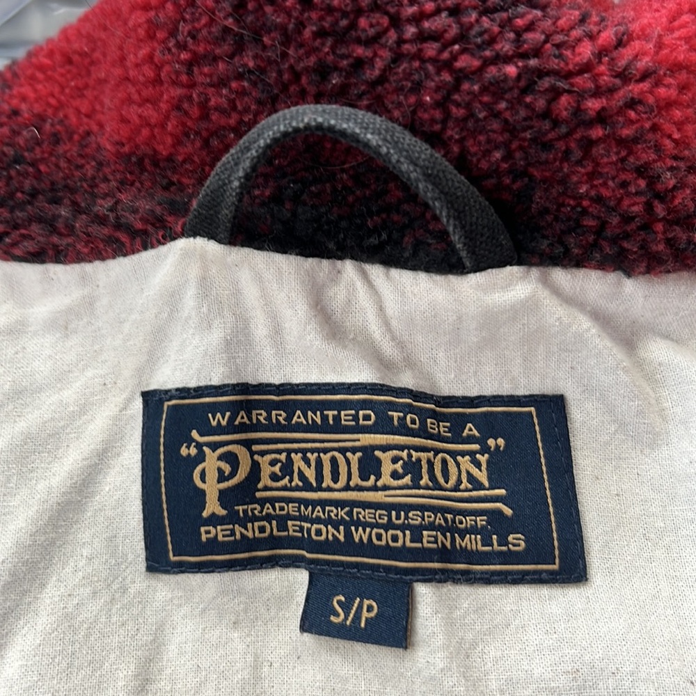Pendleton Like New! Camas Buffalo Jacket, Size Sm… - image 4